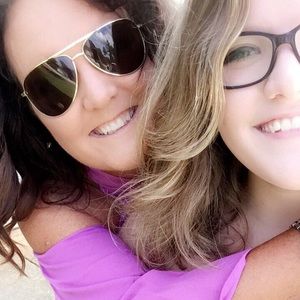 Meet your Posher, Suzanne